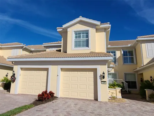 Property Slideshow image 3 of 47 | 1251 burgos dr # 303, Sarasota, FL, 34238