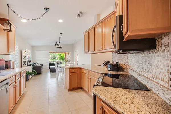Property Slideshow image 3 of 31 | 11830 iselle dr, Orlando, FL, 32827