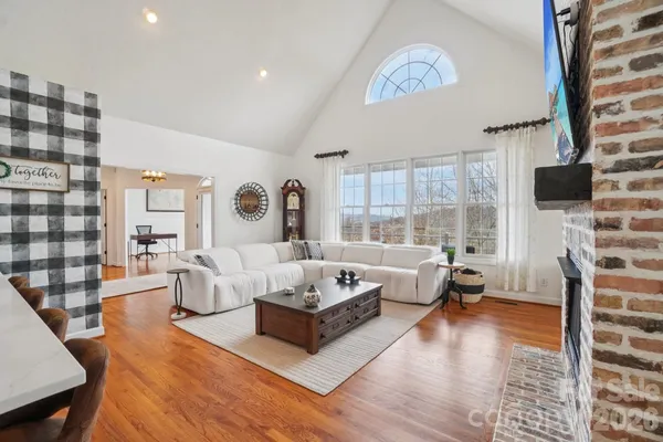 Property Slideshow image 2 of 43 | 1409 woodsong dr, Hendersonville, NC, 28791