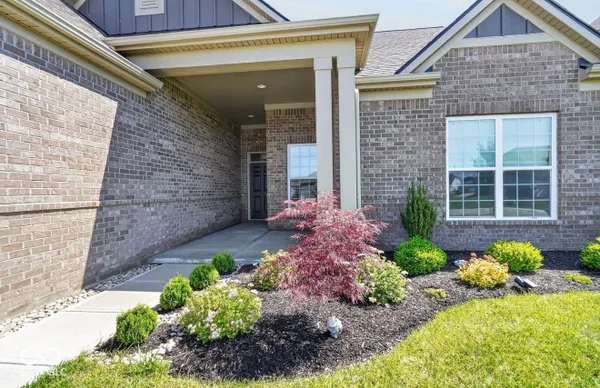 Property Slideshow image 2 of 30 | 11512 flynn pl, Noblesville, IN, 46060