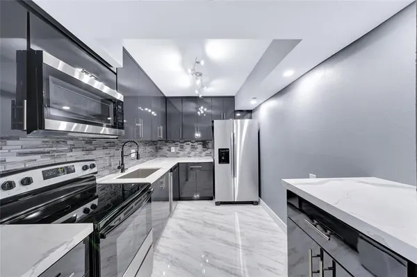 Property Slideshow image 3 of 53 | 1100 saint charles pl 708, Pembroke Pines, FL, 33026