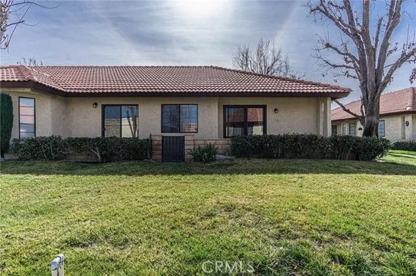 Property Slideshow image 2 of 29 | 19256 cottonwood dr, Apple Valley, CA, 92308