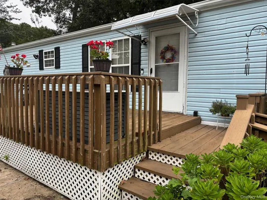 Property Slideshow image 3 of 46 | 1661 old country rd 189, Riverhead, NY, 11901