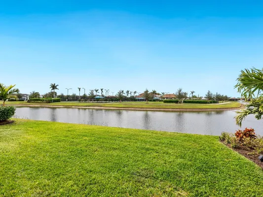 Property Slideshow image 3 of 51 | 4925 surfside cir, Bradenton, FL, 34211