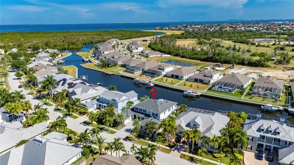Property Slideshow image 2 of 99 | 713 islebay dr, Apollo Beach, FL, 33572
