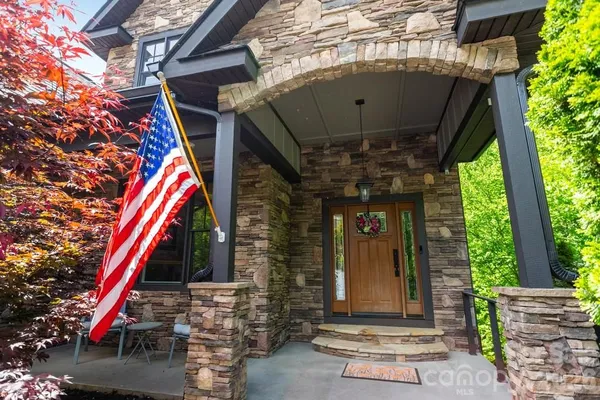 Property Slideshow image 2 of 48 | 109 wood owl ct, Hendersonville, NC, 28791