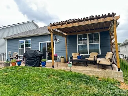 Property Slideshow image 2 of 48 | 4450 streamside rd, Denver, NC, 28037