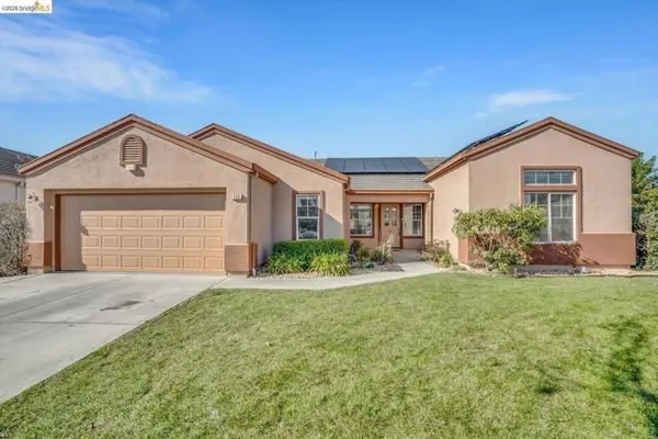 Property Slideshow image 3 of 45 | 138 cedar ridge ct, Rio Vista, CA, 94571