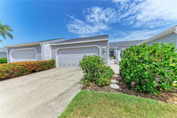 Property Slideshow image 2 of 68 | 1218 spoonbill landings cir, Bradenton, FL, 34209