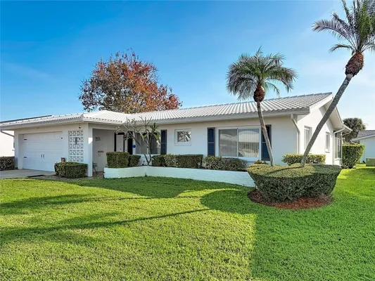 Property Slideshow image 2 of 45 | 9729 36th way n # 4, Pinellas Park, FL, 33782