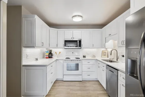 Property Slideshow image 3 of 44 | 655 s alton way 7d, Denver, CO, 80247