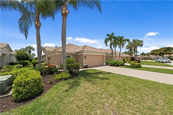 Property Slideshow image 2 of 49 | 11038 iron horse way, Fort Myers, FL, 33913