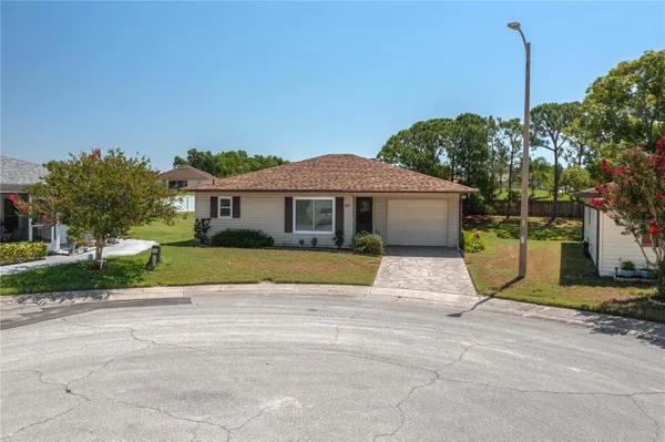 Property Slideshow image 2 of 38 | 3245 prairie dunes cir, Lakeland, FL, 33810