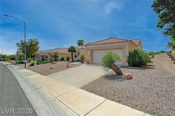Property Slideshow image 3 of 81 | 10121 villa ridge dr, Las Vegas, NV, 89134