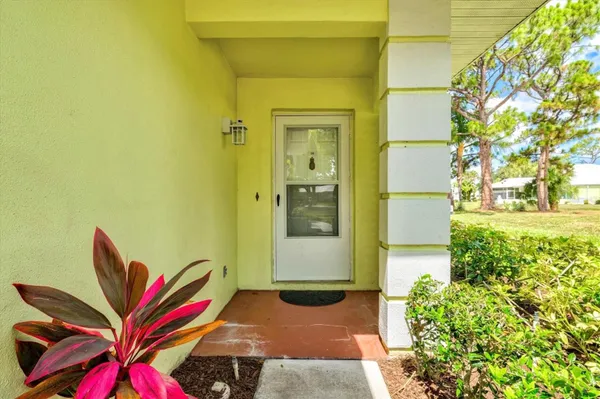 Property Slideshow image 3 of 96 | 316 wexford ter 167, Venice, FL, 34293