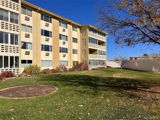 Property Slideshow image 2 of 28 | 660 s alton way 4a, Denver, CO, 80247