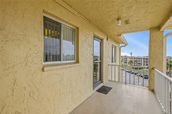 Property Slideshow image 3 of 35 | 3839 lake bayshore dr h516, Bradenton, FL, 34205