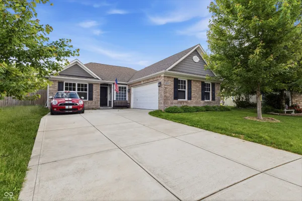 Property Slideshow image 3 of 40 | 8717 fielding ln, Indianapolis, IN, 46239