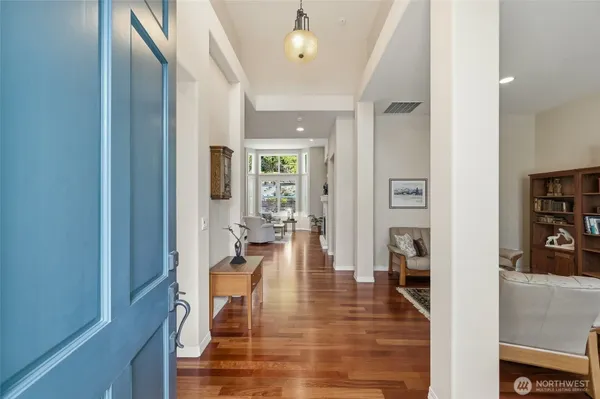 Property Slideshow image 3 of 34 | 13886 morgan dr, Redmond, WA, 98053