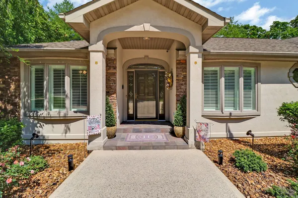 Property Slideshow image 2 of 54 | 44 inwood ct, Crossville, TN, 38558