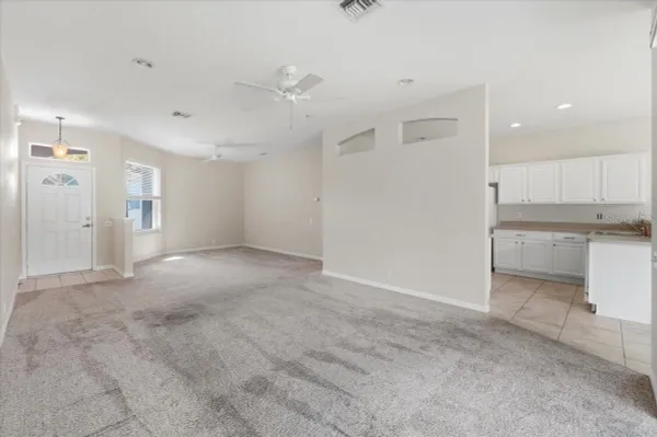 Property Slideshow image 3 of 39 | 4050 whistlewood cir, Lakeland, FL, 33811