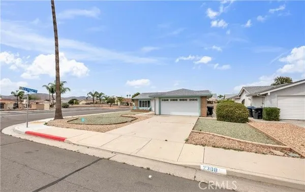 Property Slideshow image 3 of 39 | 2308 el grande, Hemet, CA, 92545
