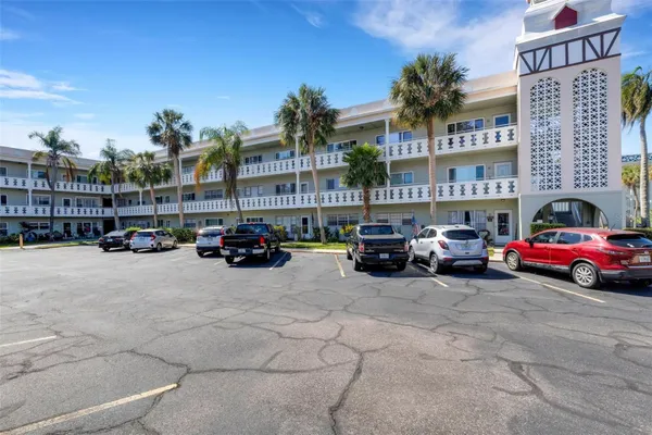 Property Slideshow image 2 of 56 | 2401 ecuadorian way apt 57, Clearwater, FL, 33763