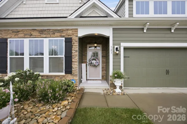 Property Slideshow image 2 of 42 | 123 cup chase dr, Mooresville, NC, 28115