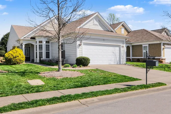 Property Slideshow image 3 of 32 | 220 old towne dr, Mount Juliet, TN, 37122