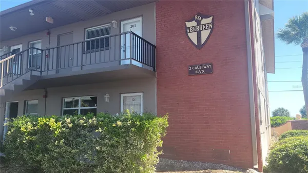 Property Slideshow image 2 of 24 | 2 causeway blvd 101, Dunedin, FL, 34698