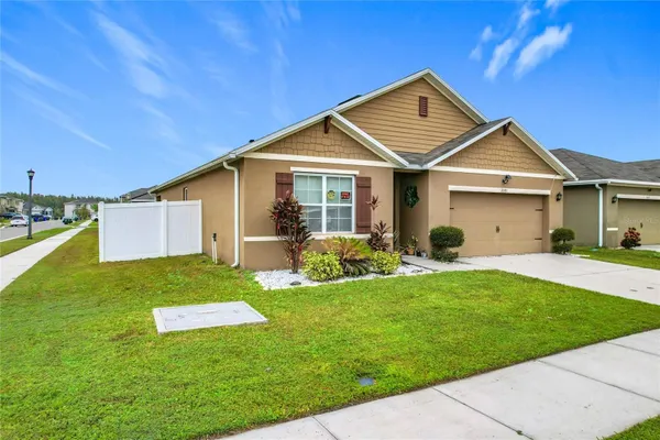 Property Slideshow image 3 of 49 | 2043 blue highlands dr, Lakeland, FL, 33811