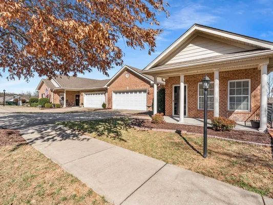 Property Slideshow image 2 of 47 | 215 wrennewood ln, Franklin, TN, 37064