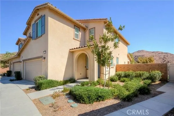 Property Slideshow image 2 of 46 | 24218 hillcrest, Corona, CA, 92883