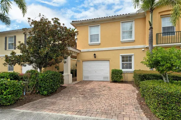 Property Slideshow image 2 of 49 | 1400 burgos dr, Sarasota, FL, 34238