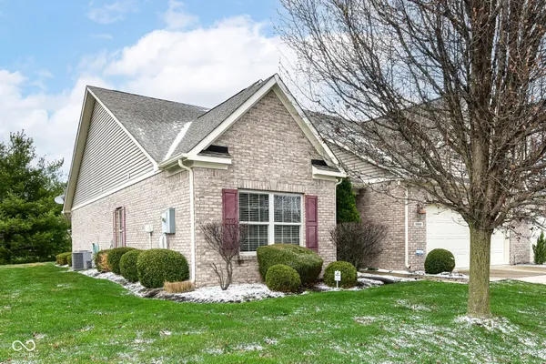 Property Slideshow image 3 of 32 | 8888 stoney meadow blvd, Avon, IN, 46123