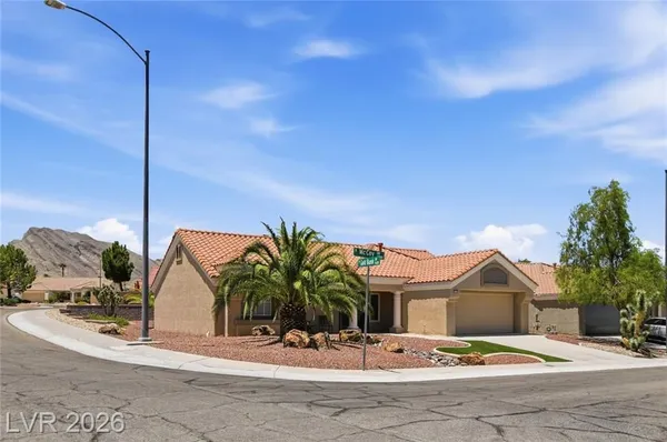 Property Slideshow image 3 of 60 | 2733 mccoy dr, Las Vegas, NV, 89134
