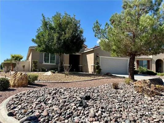 Property Slideshow image 3 of 30 | 19369 glaslyn ct, Apple Valley, CA, 92308