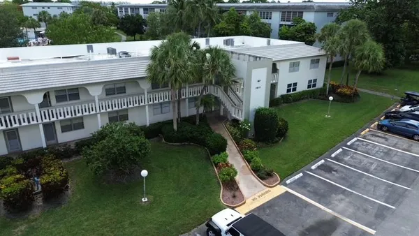 Property Slideshow image 3 of 20 | 2805 victoria way h2, Coconut Creek, FL, 33066