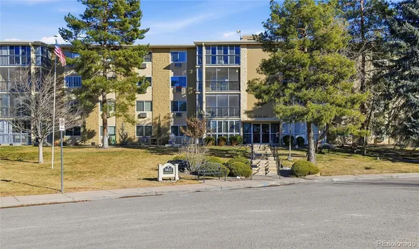 Property Slideshow image 2 of 26 | 3022 s wheeling way 309, Aurora, CO, 80014