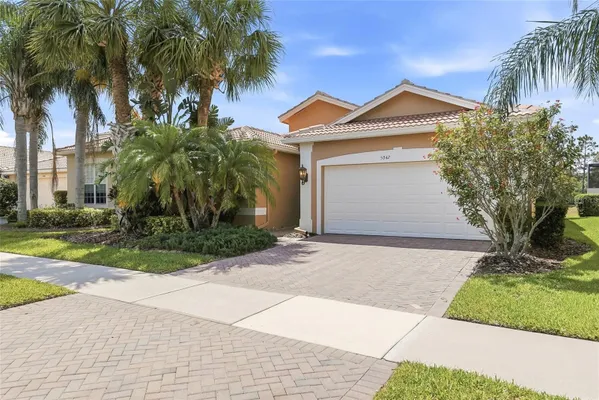 Property Slideshow image 3 of 59 | 5042 sandy brook cir, Wimauma, FL, 33598