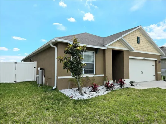 Property Slideshow image 2 of 51 | 2829 grandbury grove rd, Lakeland, FL, 33811