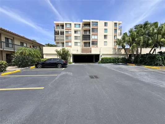 Property Slideshow image 3 of 64 | 6219 palma del mar blvd 504, St Petersburg, FL, 33715