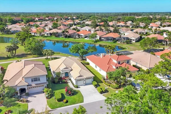 Property Slideshow image 3 of 57 | 6458 tailfeather way, Bradenton, FL, 34203
