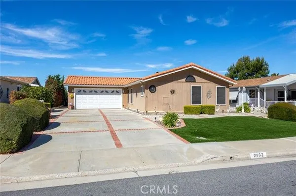 Property Slideshow image 2 of 50 | 2892 peach tree st, Hemet, CA, 92545