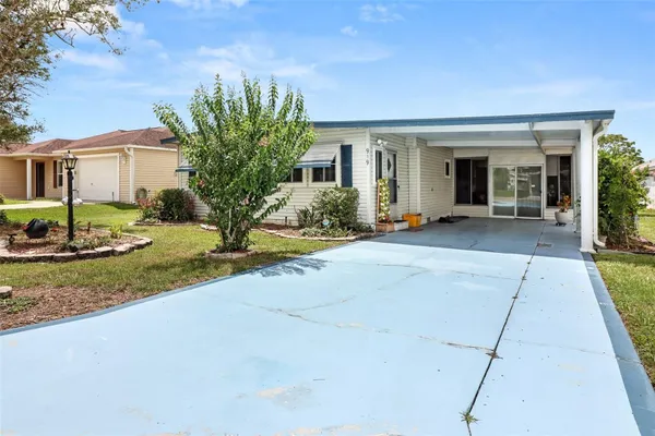 Property Slideshow image 2 of 30 | 919 weeping willow ave, Lady Lake, FL, 32159