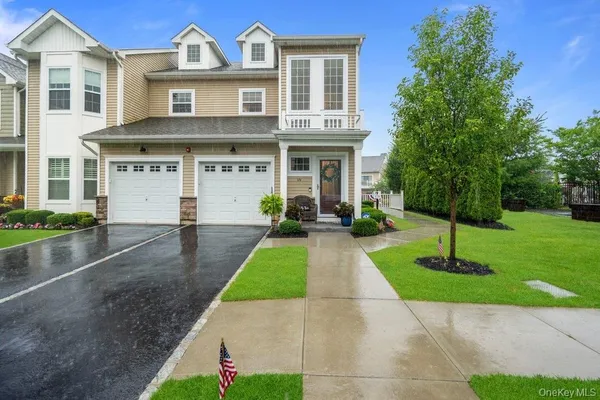 Property Slideshow image 2 of 31 | 174 halley dr, Brookhaven, NY, 11772