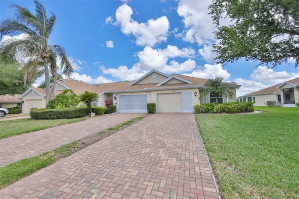 Property Slideshow image 2 of 90 | 2012 nantucket dr 22, Sun City Center, FL, 33573