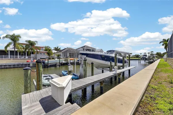 Property Slideshow image 3 of 100 | 613 balibay rd, Apollo Beach, FL, 33572