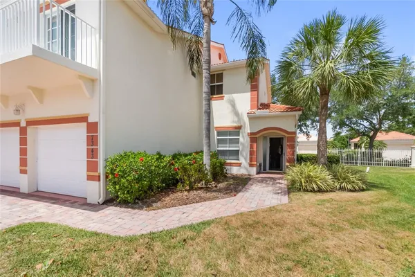Property Slideshow image 3 of 29 | 7343 fountain palm cir na, Bradenton, FL, 34203