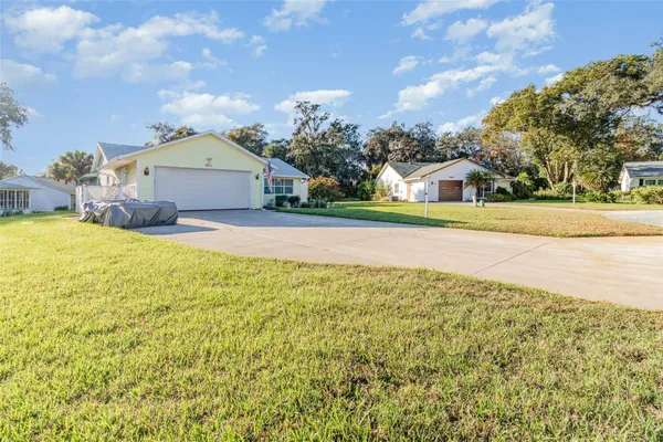 Property Slideshow image 2 of 30 | 506 galloway ct, Leesburg, FL, 34788